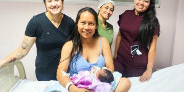 Equipe do SPA Zona Sul faz parto de mulher que não sabia estar grávida em Manaus