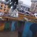 Vídeos: Carro d3spenca na avenida Brasil durante a madrugada em Manaus