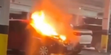 Vídeo: Clientes se assustam com carro pegando fog0 no estacionamento do DB Ponta Negra