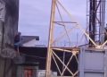 Correndo r1sc0, ladrã0 escala torre de telefonia para furt@r fios na Zona Leste de Manaus