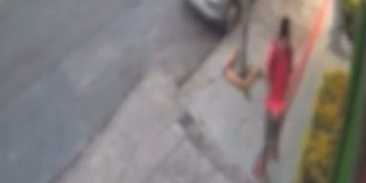 Vídeo: polícia procura homem acusado de assédi0 à mulheres nas ruas