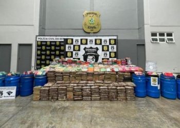 Vídeo: polícia confisca 700 quilos de dr0gas e derruba R$ 12,8 milhões do tráfic0 no Amazonas