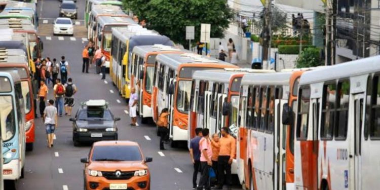 Rodoviários voltam atrás e paralisação é suspensa nesta segunda-feira (18) em Manaus