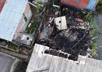 Incêndio queima casa localizada em beco no São Jorge