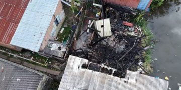 Incêndio queima casa localizada em beco no São Jorge