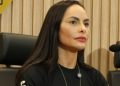 Mulher intubada pisca os olhos no hospital para revelar que apanhou do marido em Manaus  