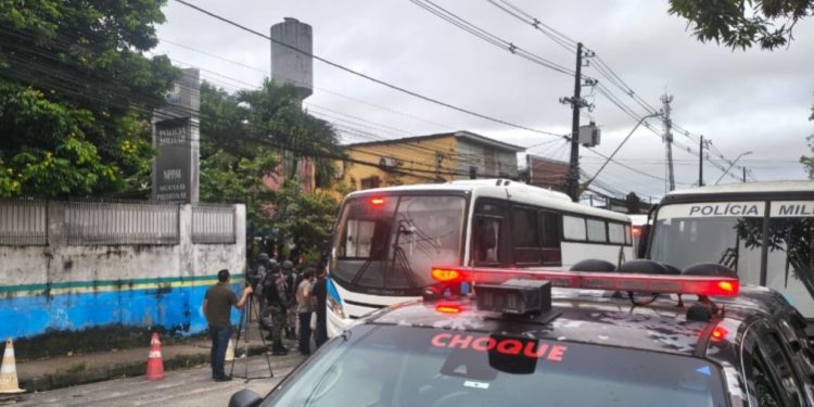 MP desativa presídio militar após fuga de PMs e transfere 70 custodiados para nova unidade no AM