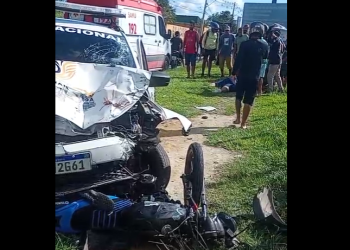 Veja: Motociclista fica gravemente f3rido em batida frontal com carro de segurança na Zona Leste de Manaus