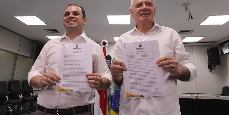 Roberto Cidade é eleito governador e Serafim Corrêa seu vice em votação unânime