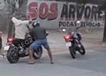 Vídeo: lutador tira pist0la da mão de bandid0 e faz ele fugir durante assalt0