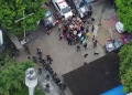 Vídeo flagra pr0testo de familiares durante transferência de PMs pres0s para nova unidade na BR-174; veja