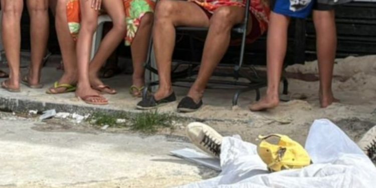 Homem leva choque elétrico, cai do telhado e m0rre em Manaus