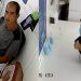 Vídeo: Homem finge ser cliente lavanderia, pega produtos e sai com a bolsa cheia no Japiim