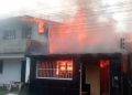 Vídeo: Fogo se espalha e destrói residências durante incêndio em Coari