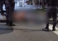 Vídeo: População faz justiça com as próprias mãos e espanca suspeito de roubo em Manaus
