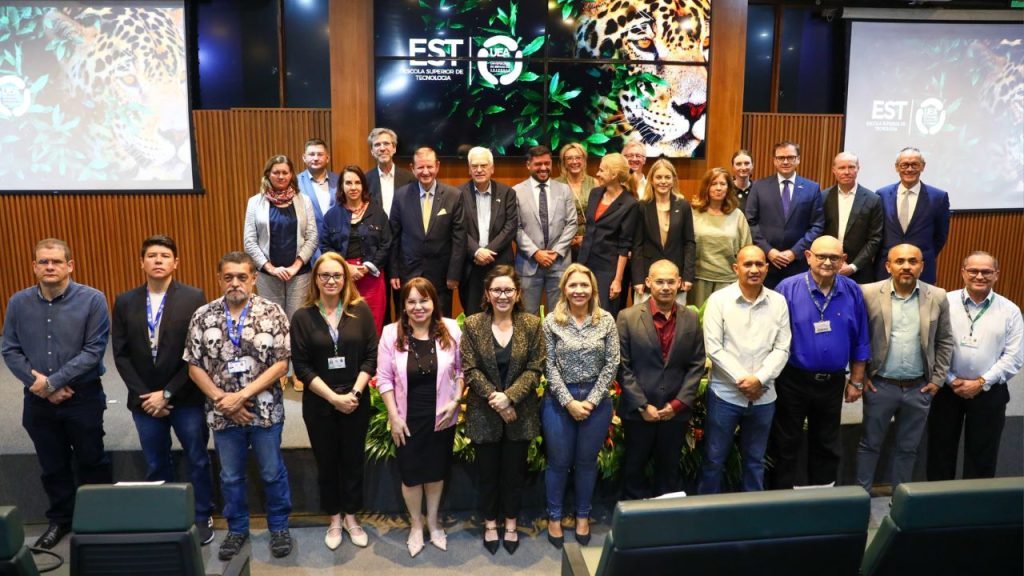 Embaixadores da União Europeia conhecem iniciativas de inovação e sustentabilidade da UEA