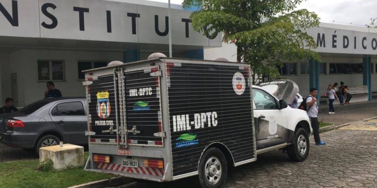 Mulher atravessa avenida Hilário Gurjão sem olhar para os lados, é atr0pel4da e m0rre