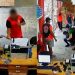 Vídeo: Funcionários pegam terçado e quase deixam assaltante sem o braço