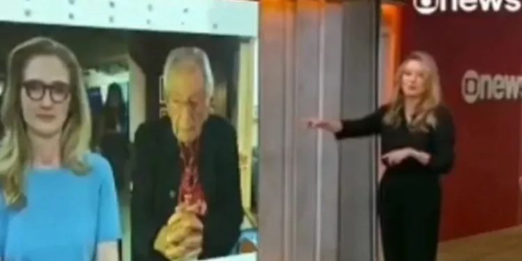 Vídeo: Comentarista aparece coçando partes ínt1ma4 ao vivo na GloboNews