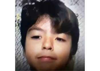 Menino de 11 anos é encontrado morto após sofrer maus-tratos e viver preso por correntes em casa