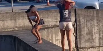 Ao som de funk, jovens se arriscam e desfilam sobre estrutura de viaduto em Manaus; veja