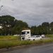 Colisã0 entre carreta e carro f3re pessoas e complica trânsito no Distrito Industrial