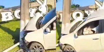Vídeo: carro acerta poste na Torquato Tapajós na manhã deste sábado
