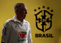 Sob olhares desconfiados, Brasil estreia na Copa para provar que ainda tem seleção de qualidade