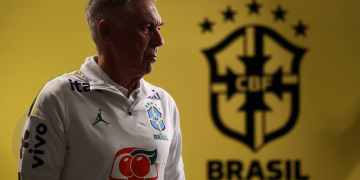 Sob olhares desconfiados, Brasil estreia na Copa para provar que ainda tem seleção de qualidade