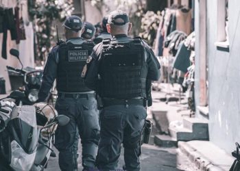Mulher é e$faqu3ada por menina de 15 anos bêb@da em Jutaí