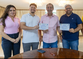 Partido de Omar amplia força no AM e mais três prefeitos se filiam durante o Feriadão