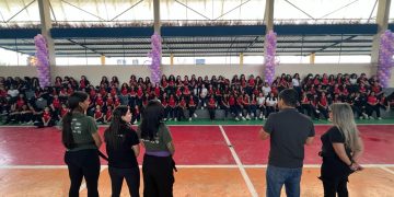 Curso de Defesa Pessoal Feminina chega às escolas da zona sul de Manaus