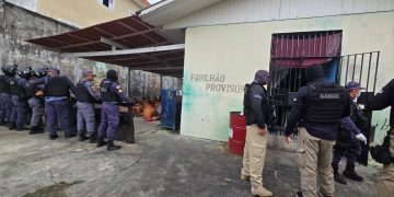 Presidiári0s são flagrados com 19 aparelhos celulares, armas e dr0gas em Parintins
