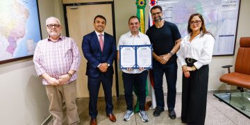 Governador Roberto Cidade assina resultado final do primeiro concurso público da história da Sema