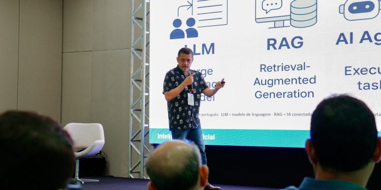 Empresas precisam aprender a usar IA para não perder espaço no mercado, alerta Escola de Tecnologia da UEA