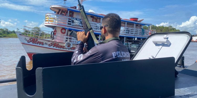 Forças de Segurança intensificam abordagens em embarcações em Parintins