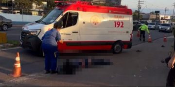 Vídeo: testemunha grava motoqueiro inconsciente no chão em Manaus