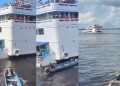 Vídeo: atrasados pegam rabeta no Porto de Manaus para alcançar barcos rumo a Parintins