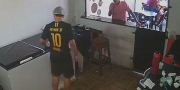 Vídeo: Câmeras flagram furt0-relâmpago em barraca de café da manhã na Zona Norte