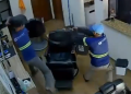 Vídeo mostra ass@ssin0s ex3cutando barbeiro na frente de clientes; veja