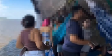 Vídeo: Rumo a Parintins, casal br1ga por ciúm3s e marido joga a babagem da mulher no rio