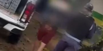 Homem é pr3s0 com arm@s e dr0gas em flutuante usado como ‘boca de fumo’ no AM
