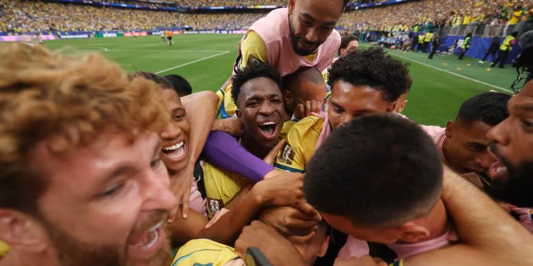 Respeita o Brasil: seleção sofre, mas elimina o Japão e sonho do Hexa está vivíssimo