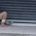 Vídeo: No interior do AM, homem dá ‘l3it1nh0’ para mulher na calçada e r3volta moradores