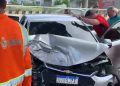 Vídeo: motorista fica ferid0 após arrebentar o carro no viaduto do Japiim