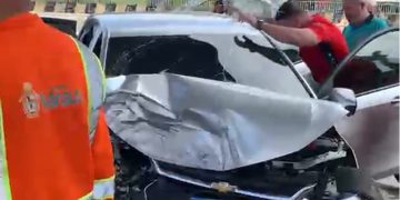 Vídeo: motorista fica ferid0 após arrebentar o carro no viaduto do Japiim