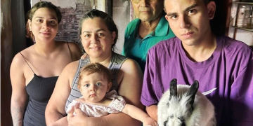 Coelha ‘Nina’ acorda moradores e eles escapam de incênd1o em casa no Petrópolis