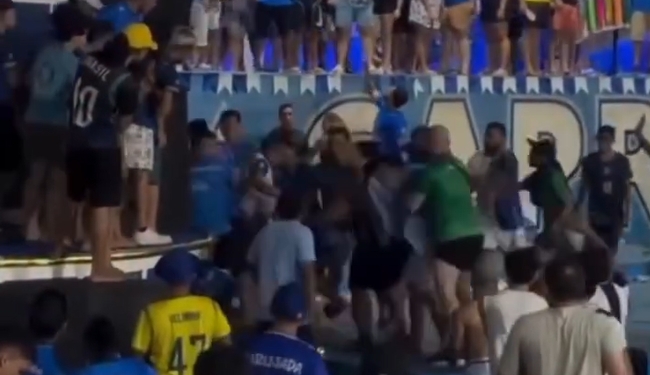 Vídeo: Mesmo com vitória, torcedores do Caprichoso terminam a noite na pancad@ria em Parintins