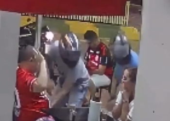 Vídeo: Câmeras de segurança registram assalt0 a casal em bar de Manaus