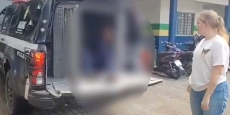 Vídeo: filho de 50 anos é pres0 por r0ubar R$ 600  e ameaçar a mãe de 69 anos no Amazonas 